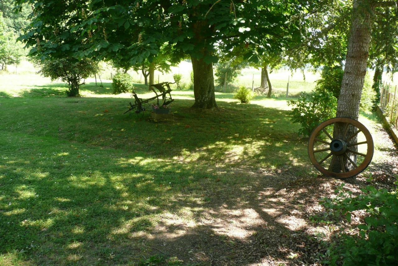 Domaine Serrot Saint-Elix-Theux Exterior photo