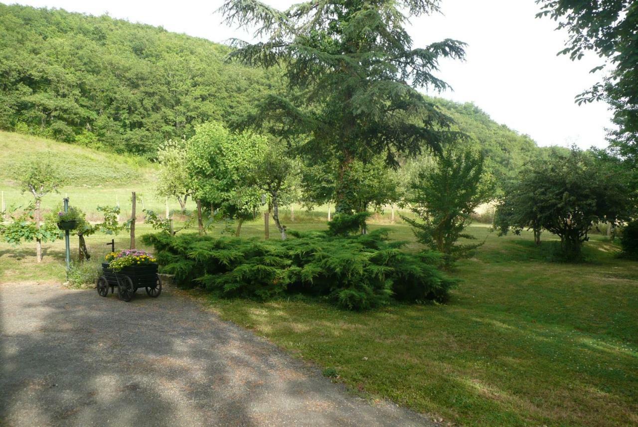 Domaine Serrot Saint-Elix-Theux Exterior photo